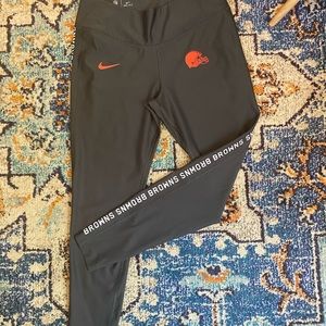 Nike Cleveland Browns - women’s L